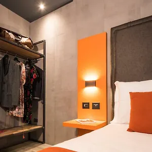 Hotell J24, Milano