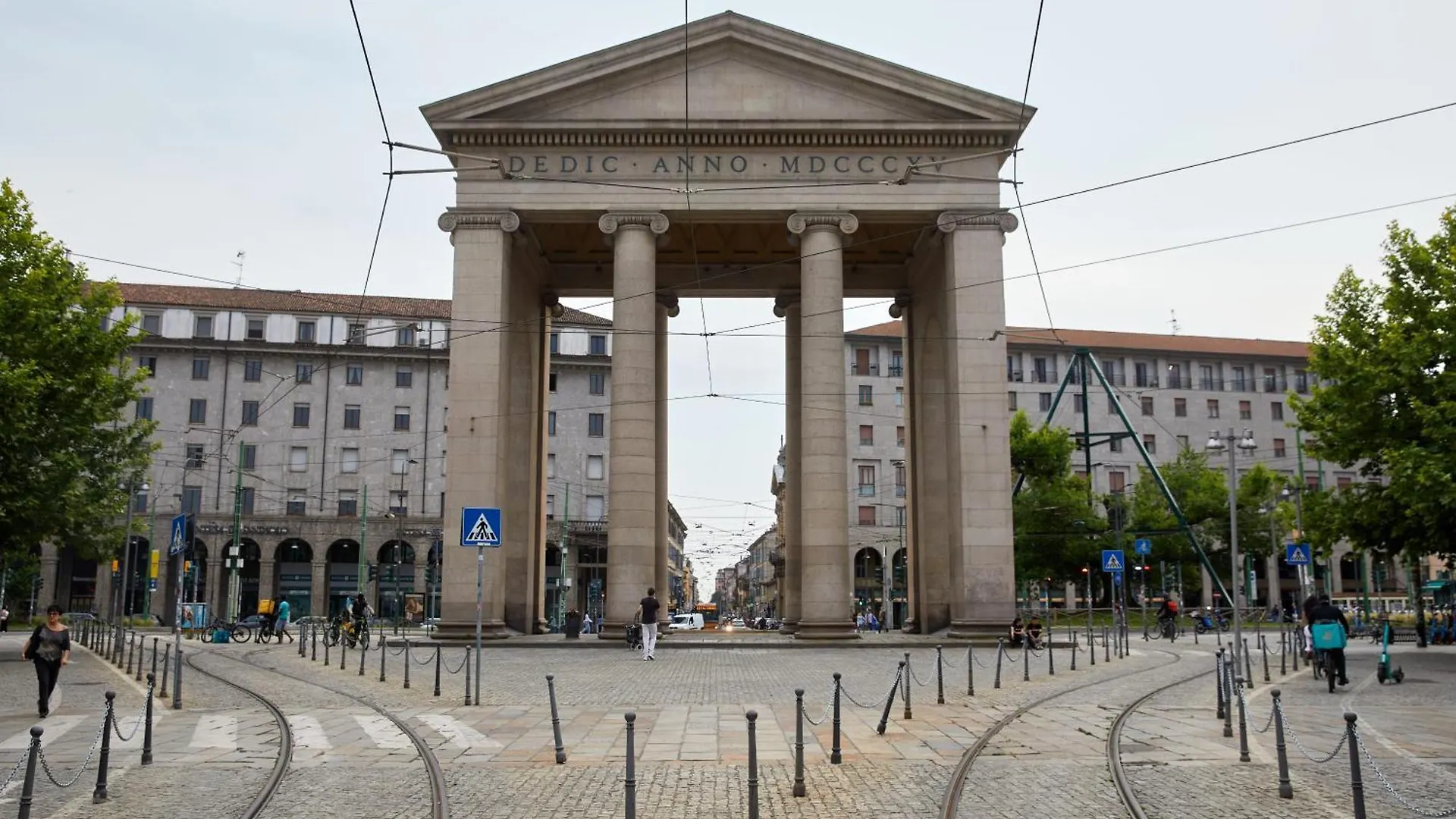 Incantevole Appartamento In Darsena Milán 0*,